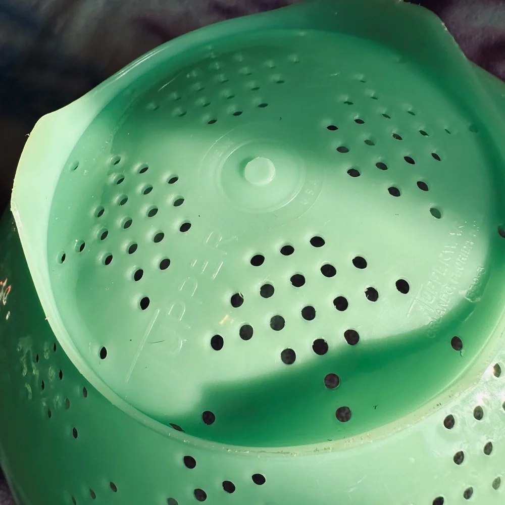 Tupperware mint green